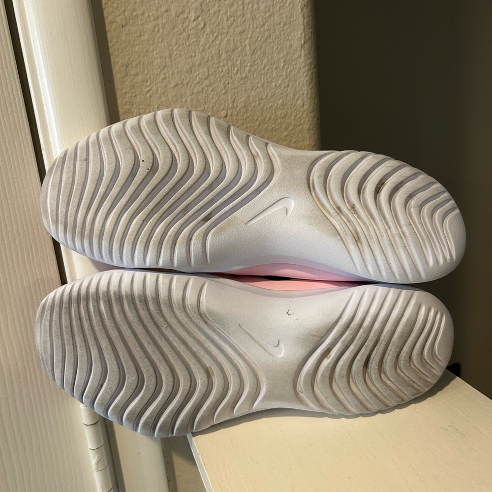 Nike Flex Runner Kids Size 6Y US Pink Foam Metallic Silver Sneakers AT4662-609 - Picture 8 of 9